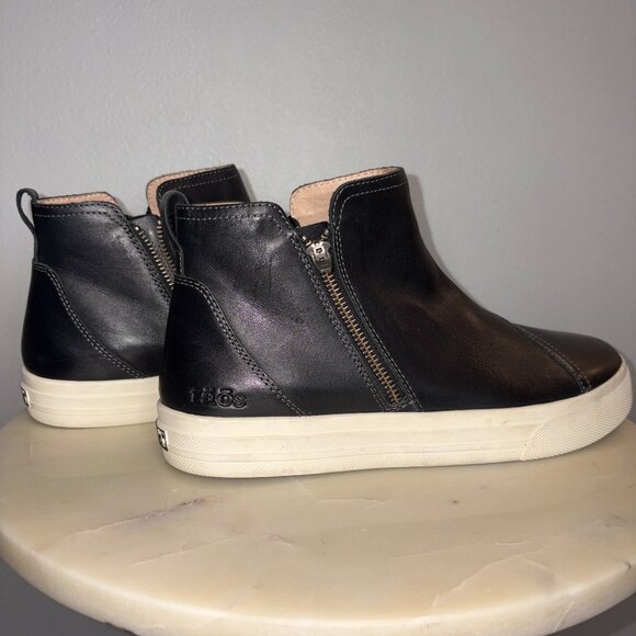 Taos Footwear Shoes - NWOT Leather booties Women's size 10 Double zipper